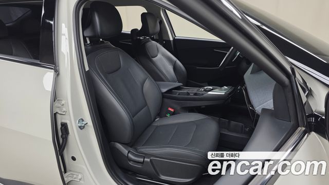 Kia EV6 Long Range Light 2023 — фото 32