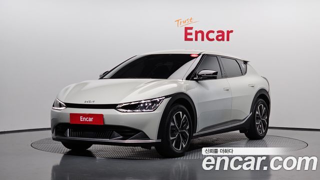 Kia EV6 Long Range Light 2023 — фото 1