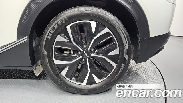 Kia EV6 Long Range Light 2023 — фото 27