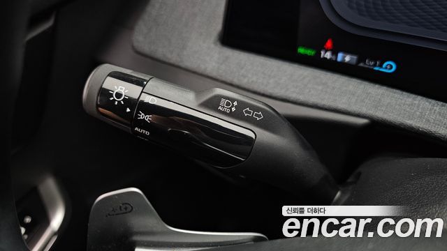 Kia EV6 Long Range Light 2023 — фото 35
