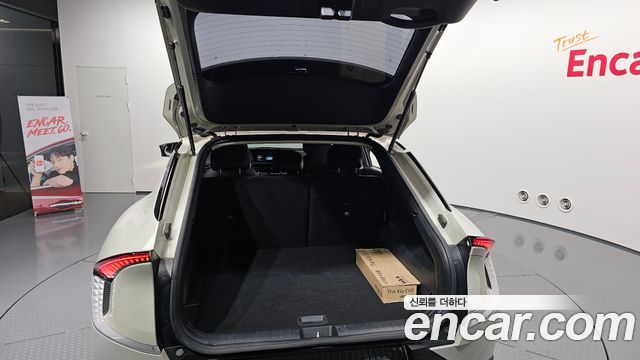 Kia EV6 Long Range Light 2023 — фото 39