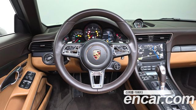 Porsche 911 Carrera 4 GTS Cabriolet 991 2019 — фото 17