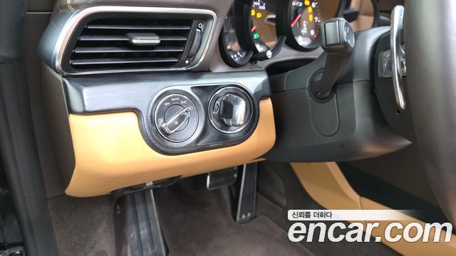 Porsche 911 Carrera 4 GTS Cabriolet 991 2019 — фото 18