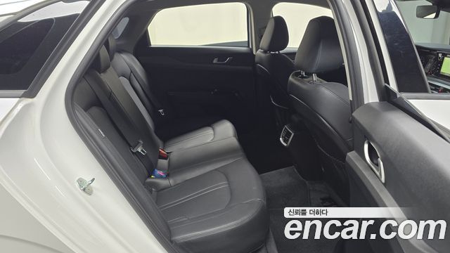 Kia K5 (III) 2.0 Prestige 2023 — фото 11