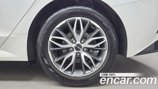 Kia K5 (III) 2.0 Prestige 2023 — фото 21
