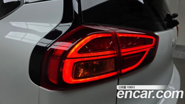 Kia Niro Plus Earth 2024 — фото 29