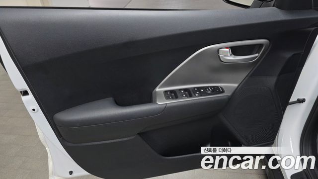 Kia Niro Plus Earth 2024 — фото 30