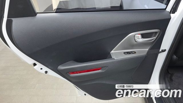 Kia Niro Plus Earth 2024 — фото 31