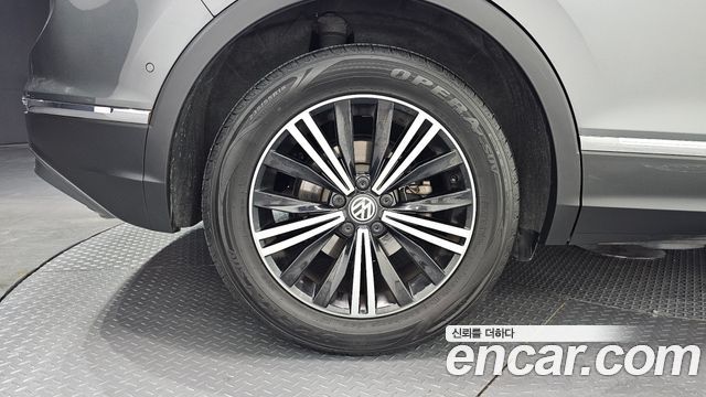 Volkswagen Tiguan (II) 2.0 TDI Prestige 2020 — фото 5