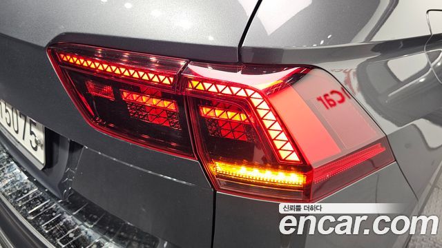 Volkswagen Tiguan (II) 2.0 TDI Prestige 2020 — фото 23