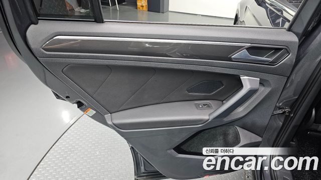 Volkswagen Tiguan (II) 2.0 TDI Prestige 2020 — фото 25