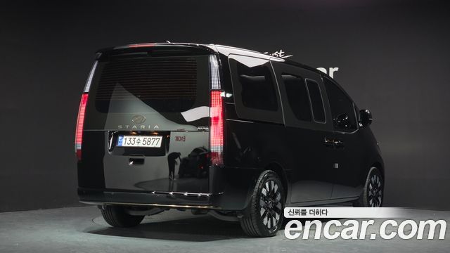 Hyundai Staria HEV 1.6 Lounge 7-Seater Inspiration 2025 — фото 2
