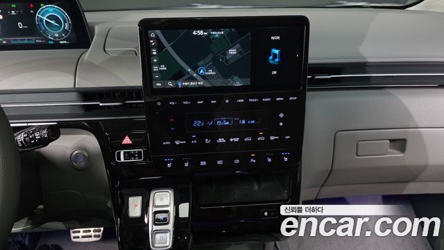 Hyundai Staria HEV 1.6 Lounge 7-Seater Inspiration 2025 — фото 12