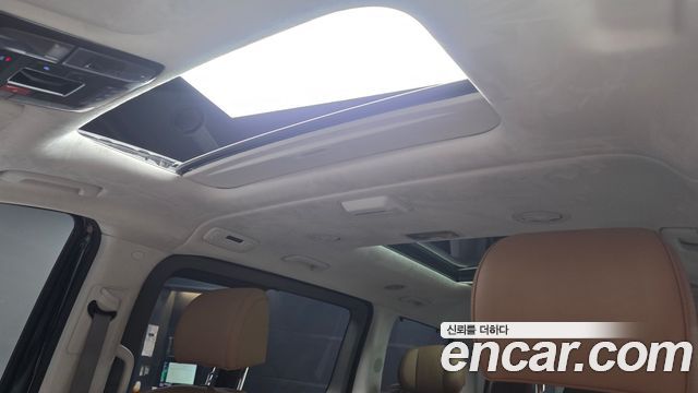 Hyundai Staria HEV 1.6 Lounge 7-Seater Inspiration 2025 — фото 17