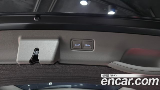 Hyundai Staria HEV 1.6 Lounge 7-Seater Inspiration 2025 — фото 18