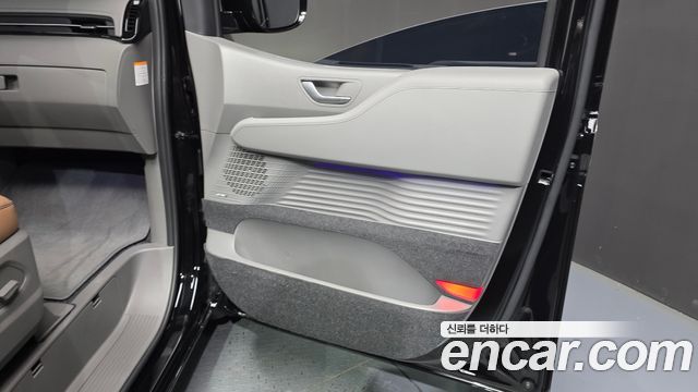 Hyundai Staria HEV 1.6 Lounge 7-Seater Inspiration 2025 — фото 24