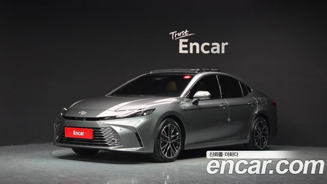 Toyota Camry (XV80) 2.5 XLE Premium Hybrid 2025 — фото 1