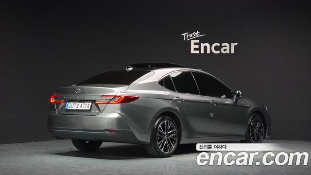 Toyota Camry (XV80) 2.5 XLE Premium Hybrid 2025 — фото 2