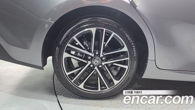 Toyota Camry (XV80) 2.5 XLE Premium Hybrid 2025 — фото 5