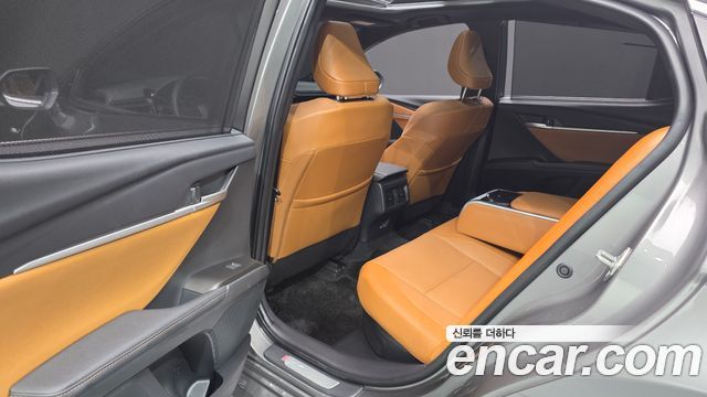 Toyota Camry (XV80) 2.5 XLE Premium Hybrid 2025 — фото 16