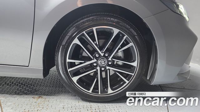 Toyota Camry (XV80) 2.5 XLE Premium Hybrid 2025 — фото 27