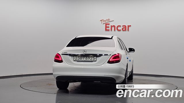 Mercedes-Benz C-Class (W205) C200 2019 — фото 4