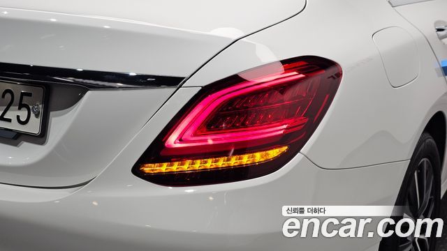 Mercedes-Benz C-Class (W205) C200 2019 — фото 23