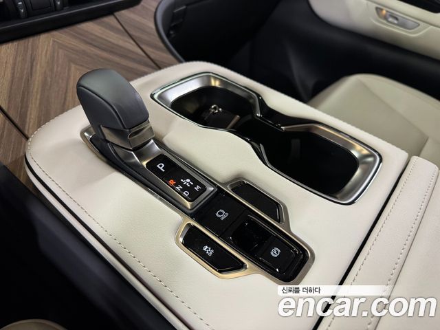 Lexus LM (II) 500h Executive 2025 — фото 10