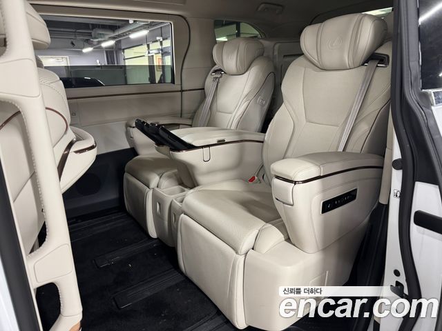 Lexus LM (II) 500h Executive 2025 — фото 15