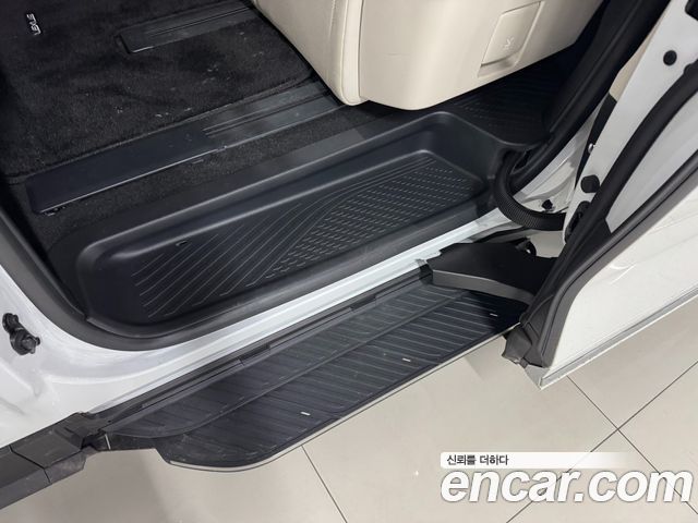 Lexus LM (II) 500h Executive 2025 — фото 17