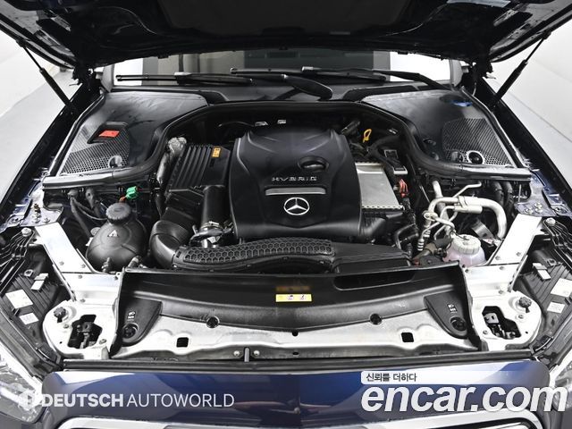 Mercedes-Benz E-Class (W213) E300e 4MATIC Exclusive 2022 — фото 6