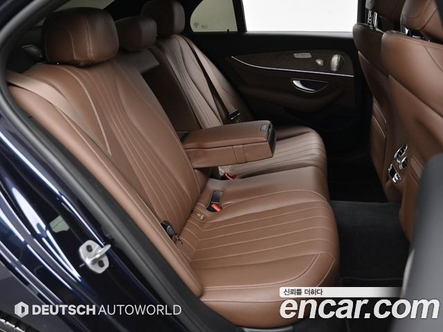 Mercedes-Benz E-Class (W213) E300e 4MATIC Exclusive 2022 — фото 16