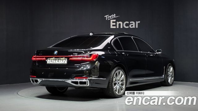 BMW 7 Series (G11) M760Li xDrive V12 Excellence 2020 — фото 2