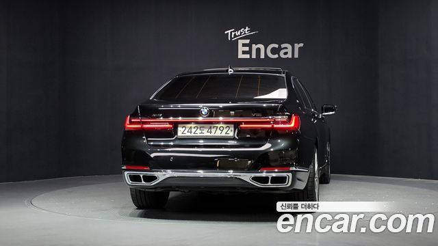 BMW 7 Series (G11) M760Li xDrive V12 Excellence 2020 — фото 4