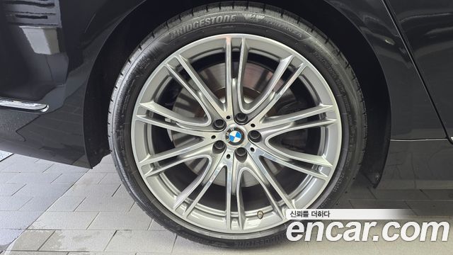 BMW 7 Series (G11) M760Li xDrive V12 Excellence 2020 — фото 5
