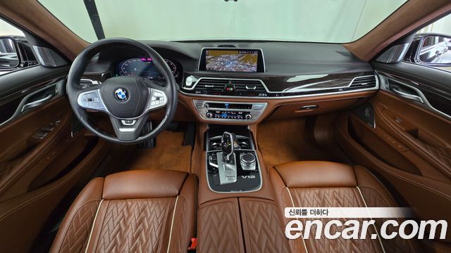 BMW 7 Series (G11) M760Li xDrive V12 Excellence 2020 — фото 7