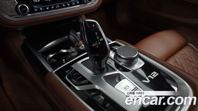 BMW 7 Series (G11) M760Li xDrive V12 Excellence 2020 — фото 9