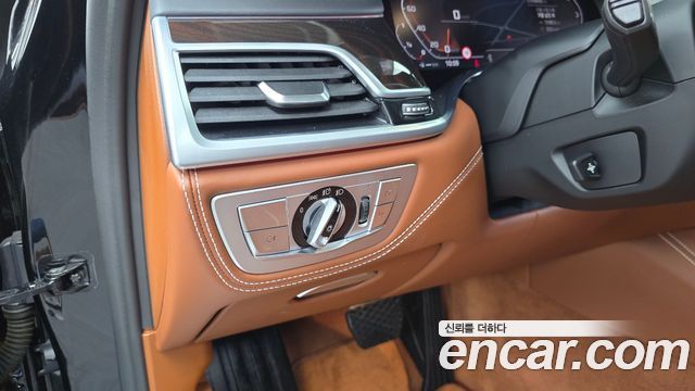 BMW 7 Series (G11) M760Li xDrive V12 Excellence 2020 — фото 21