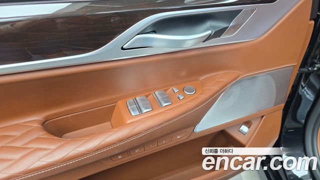 BMW 7 Series (G11) M760Li xDrive V12 Excellence 2020 — фото 34