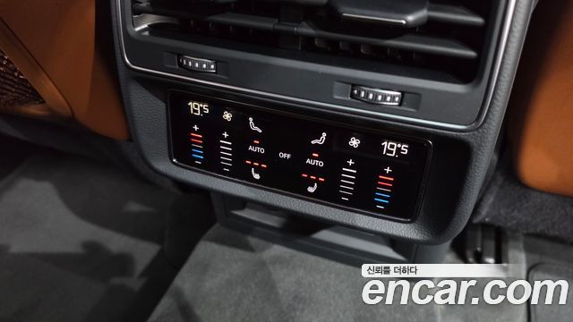Audi Q8 (4M) 45 TDI Quattro Premium 2021 — фото 32
