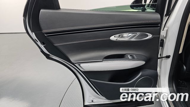 Genesis Electrified (GV70) e-AWD 2022 — фото 25