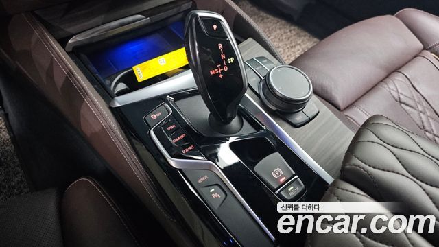 BMW 5 Series (G30) 530e M Sport 2020 — фото 9
