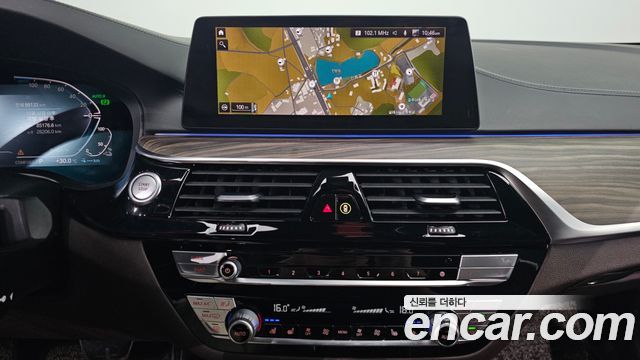 BMW 5 Series (G30) 530e M Sport 2020 — фото 14