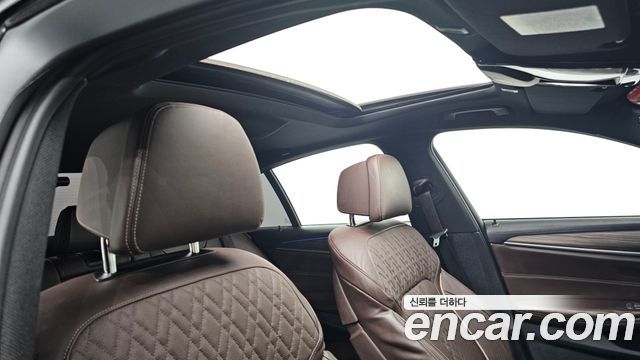 BMW 5 Series (G30) 530e M Sport 2020 — фото 18