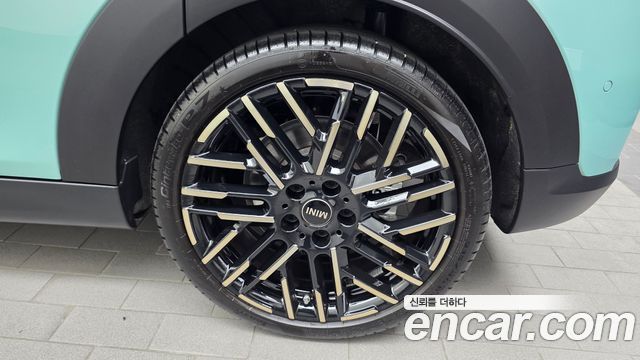 MINI Cooper S (IV) 5 Door Favoured 2025 — фото 27