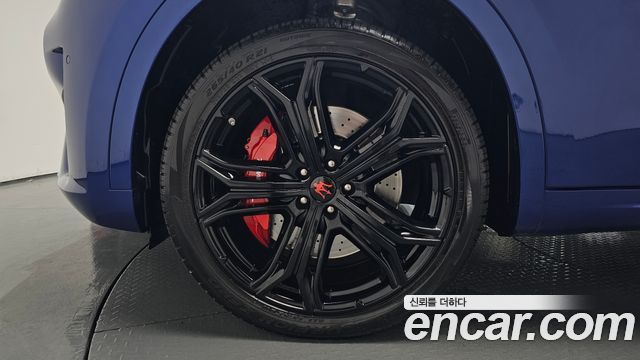 Maserati Levante 3.8 GTS AWD 2019 — фото 5