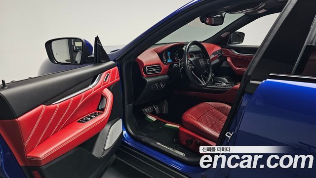 Maserati Levante 3.8 GTS AWD 2019 — фото 10