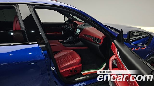Maserati Levante 3.8 GTS AWD 2019 — фото 11