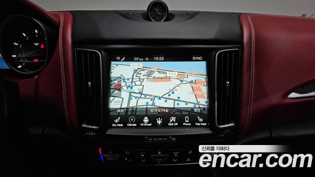 Maserati Levante 3.8 GTS AWD 2019 — фото 14