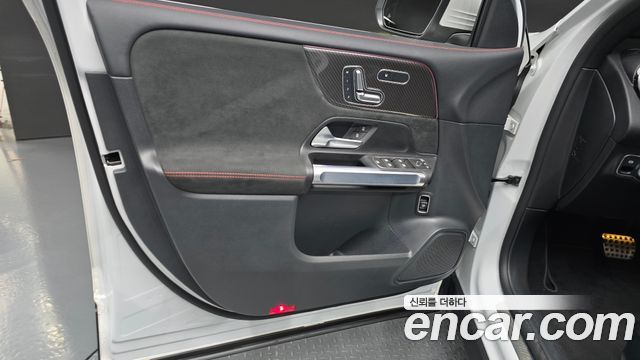 Mercedes-Benz GLB-Class (X247) AMG GLB35 4MATIC 2023 — фото 24